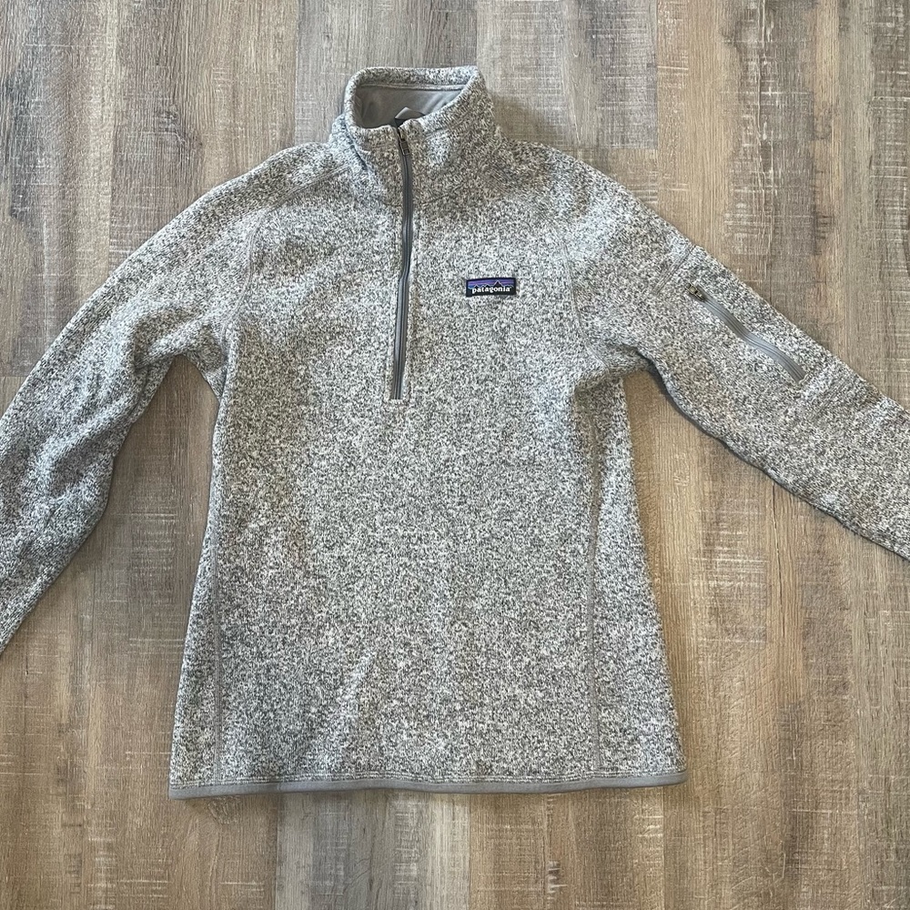 Size Medium Women’s Patagonia Better Sweater!